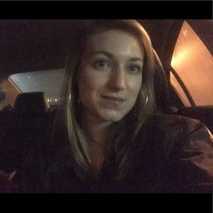 Meet your Posher, Savannah